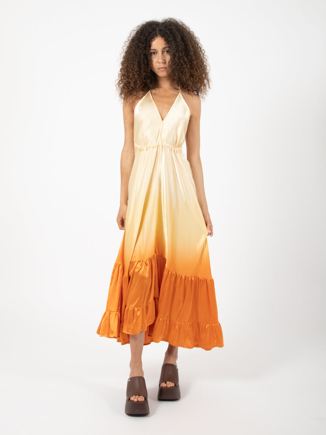 Long dress with bronze ruffles