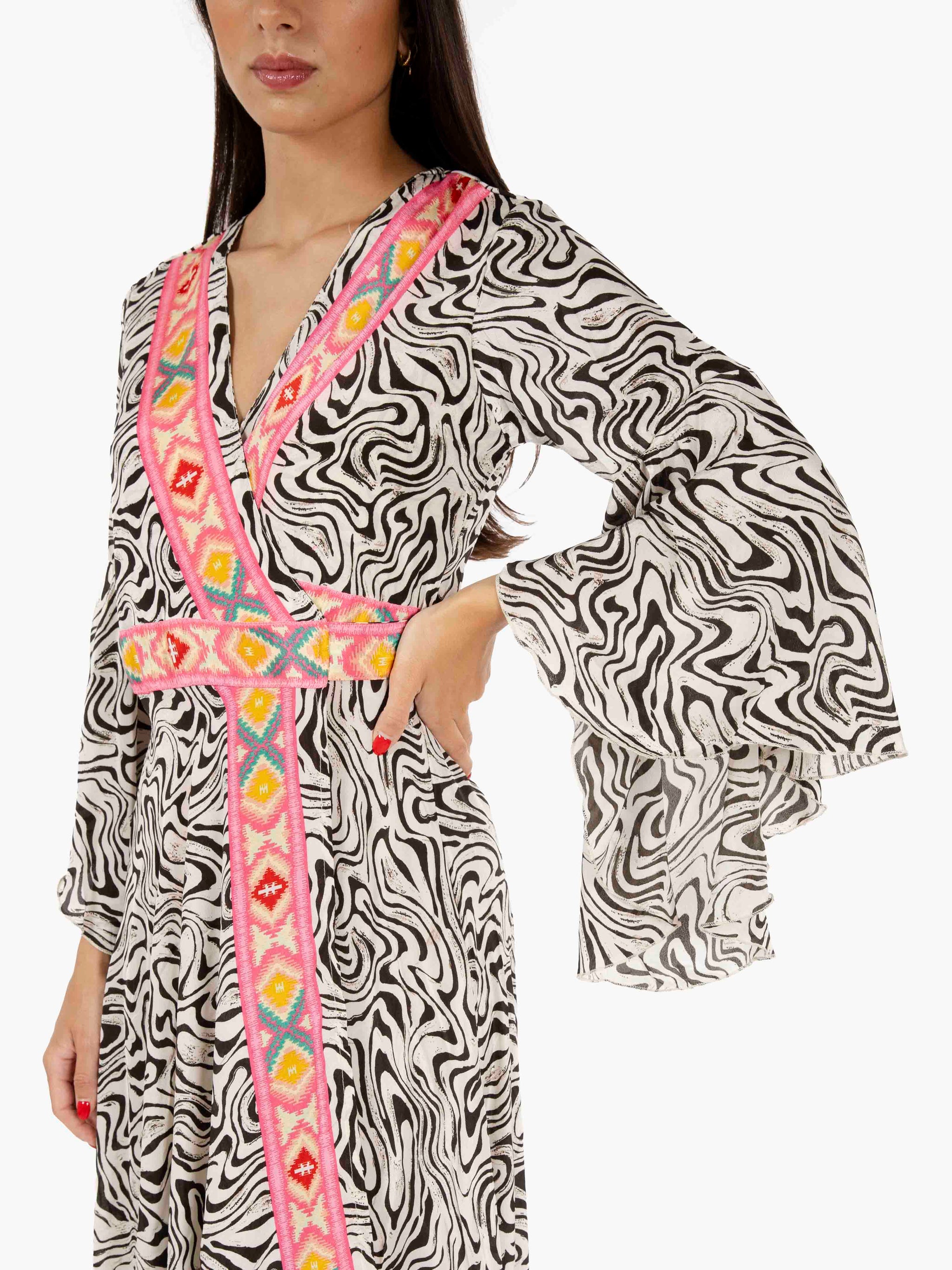 Long dress with ruffled sleeves and zebra print / fuchsia