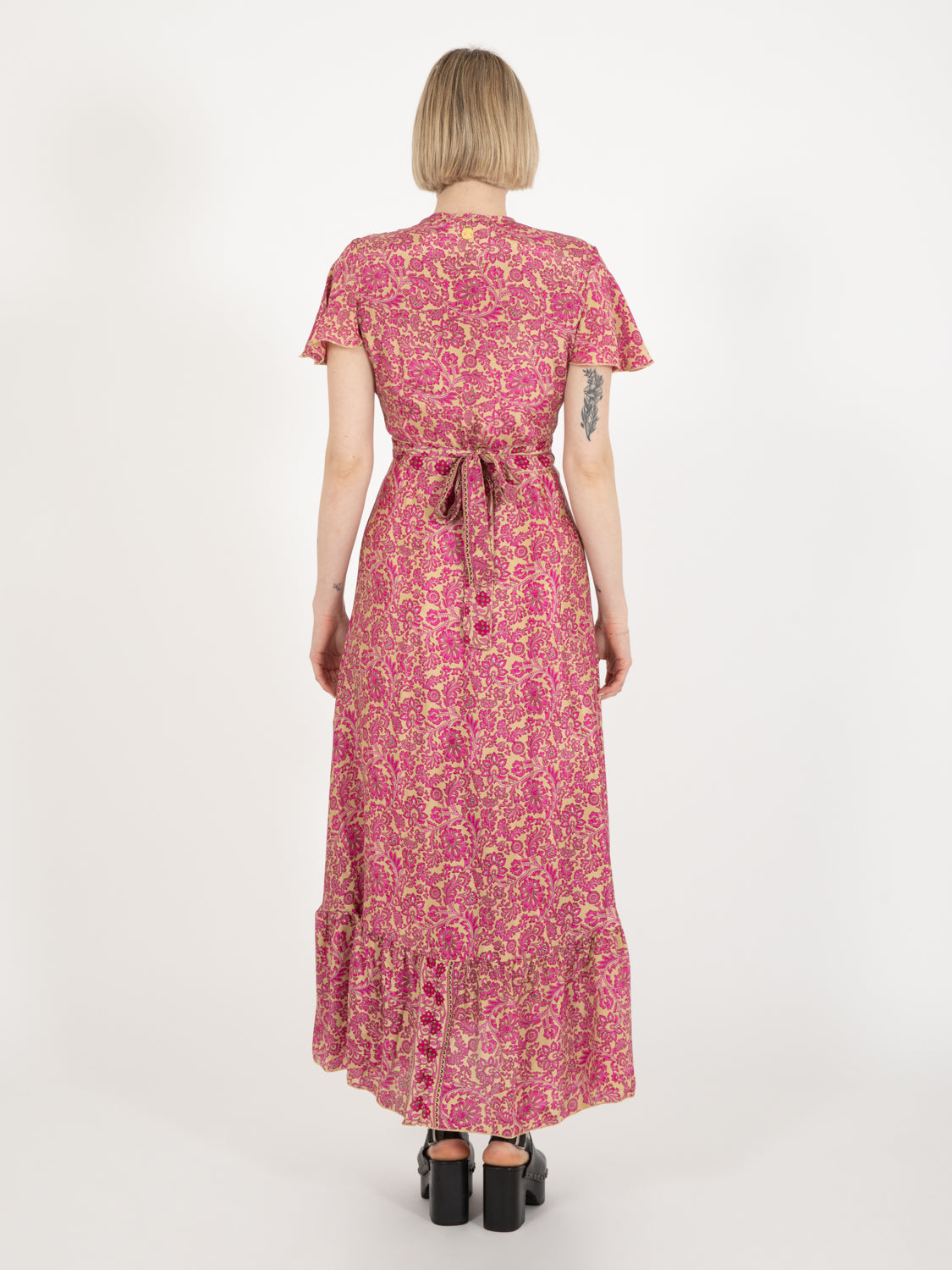 Long dress in pink damask patterned silk