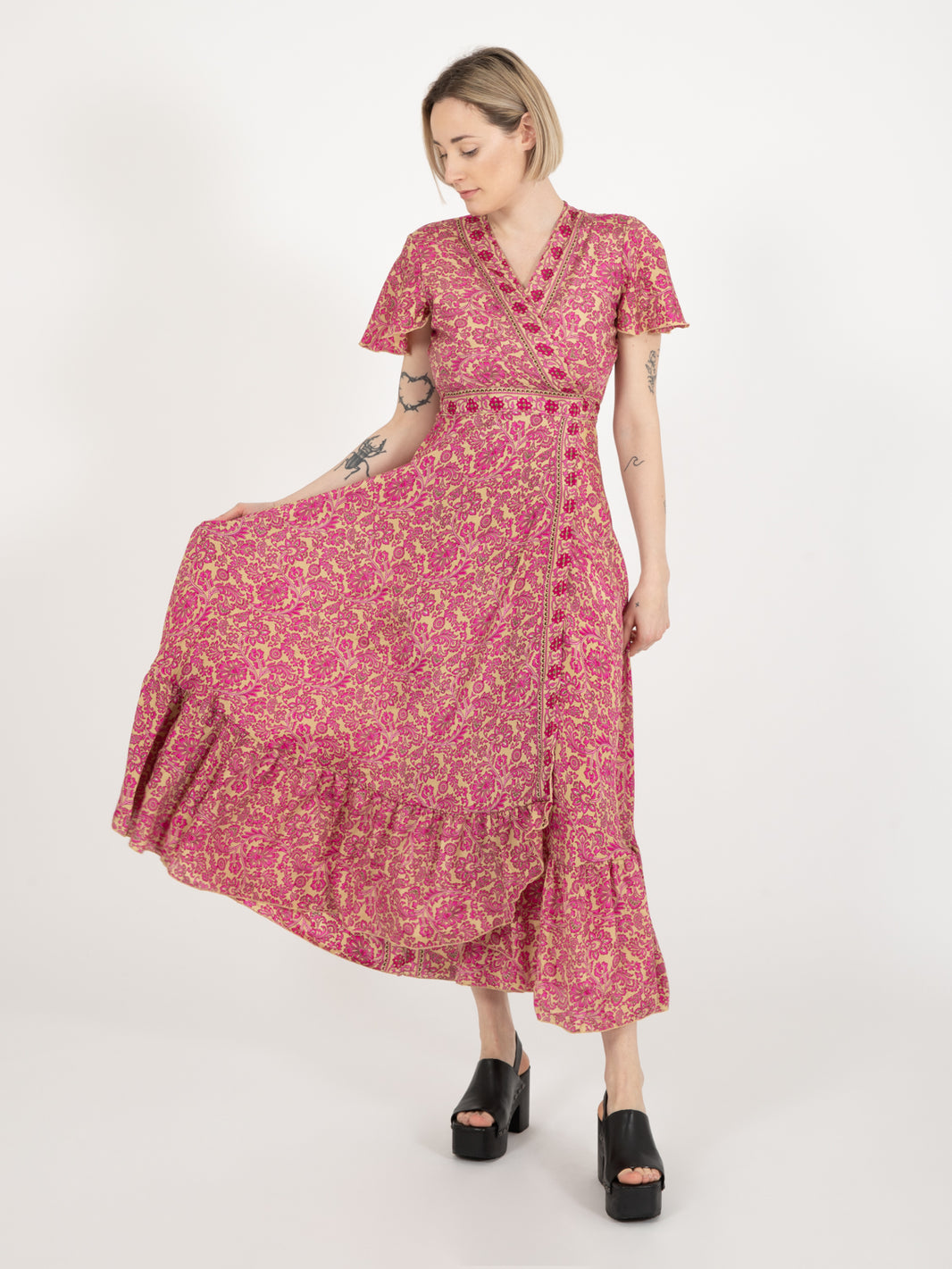 Long dress in pink damask patterned silk