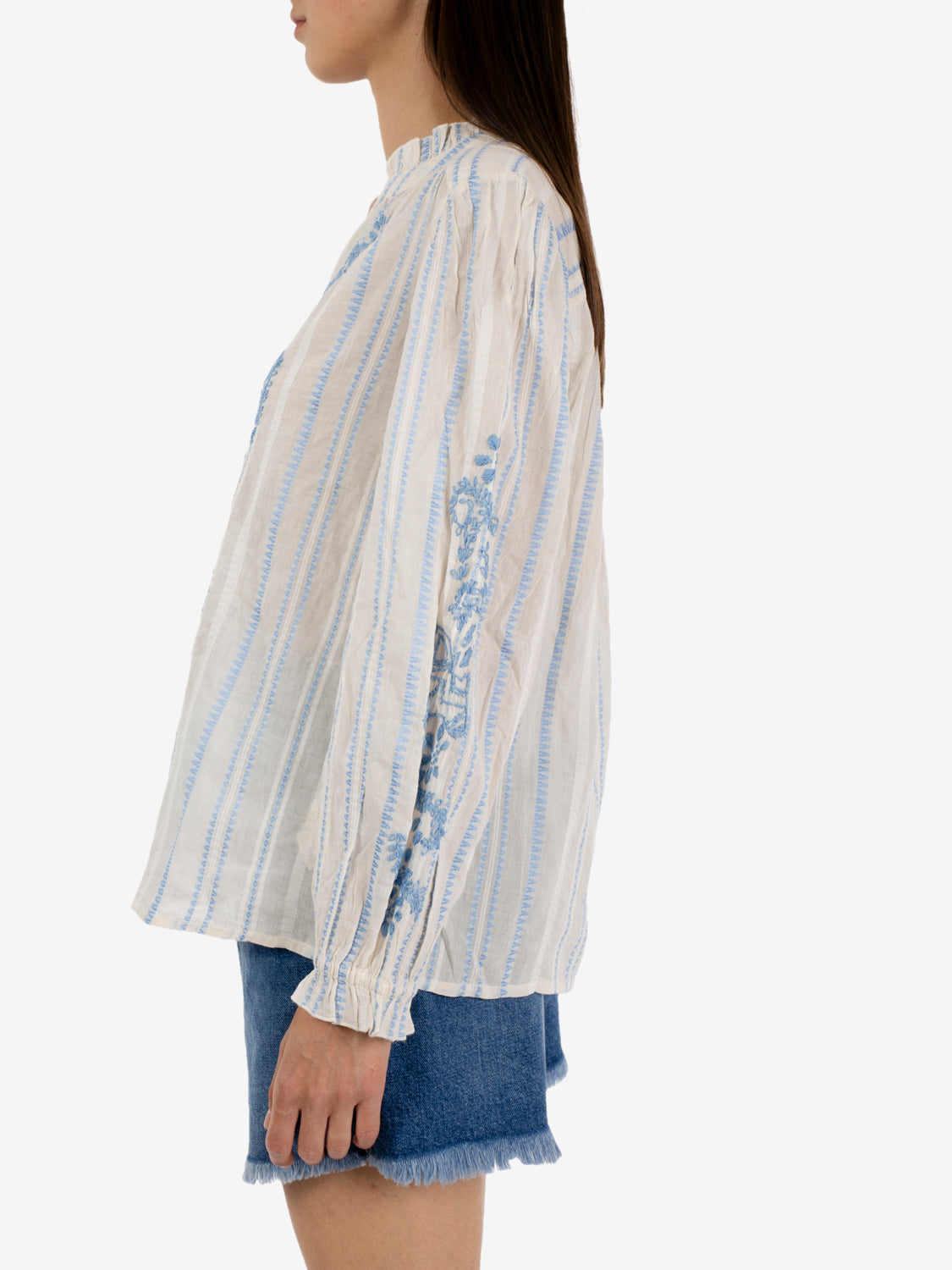 Shirt with white / sky blue embroidery