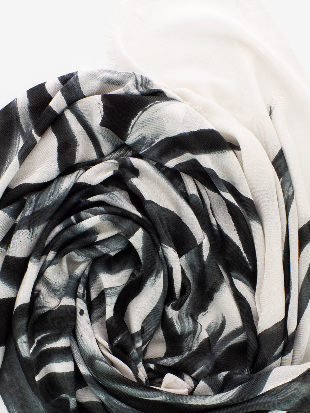 DELICETO_01 BLACK AND WHITE EMBROIDERED SCARF