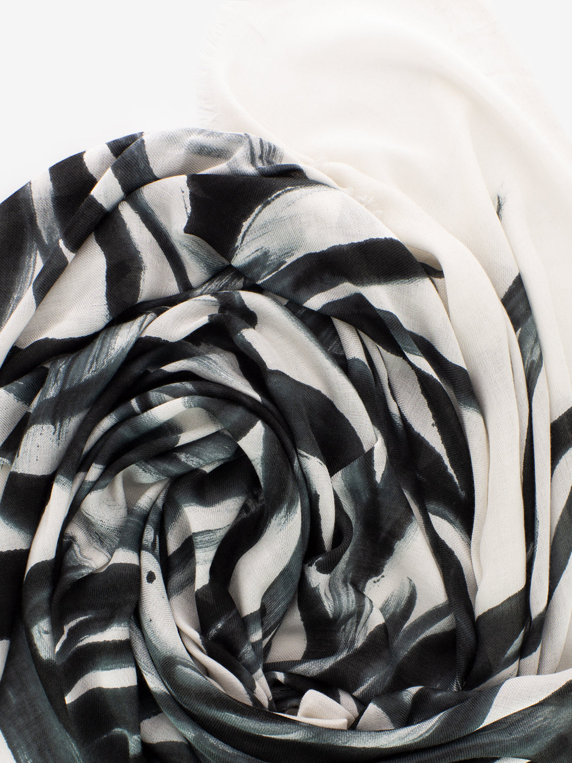 DELICETO_01 BLACK AND WHITE EMBROIDERED SCARF