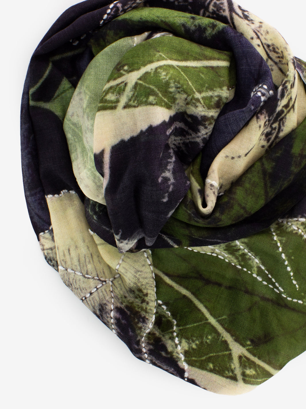 Pashmina Lakum con ricami e stampe verde / nero