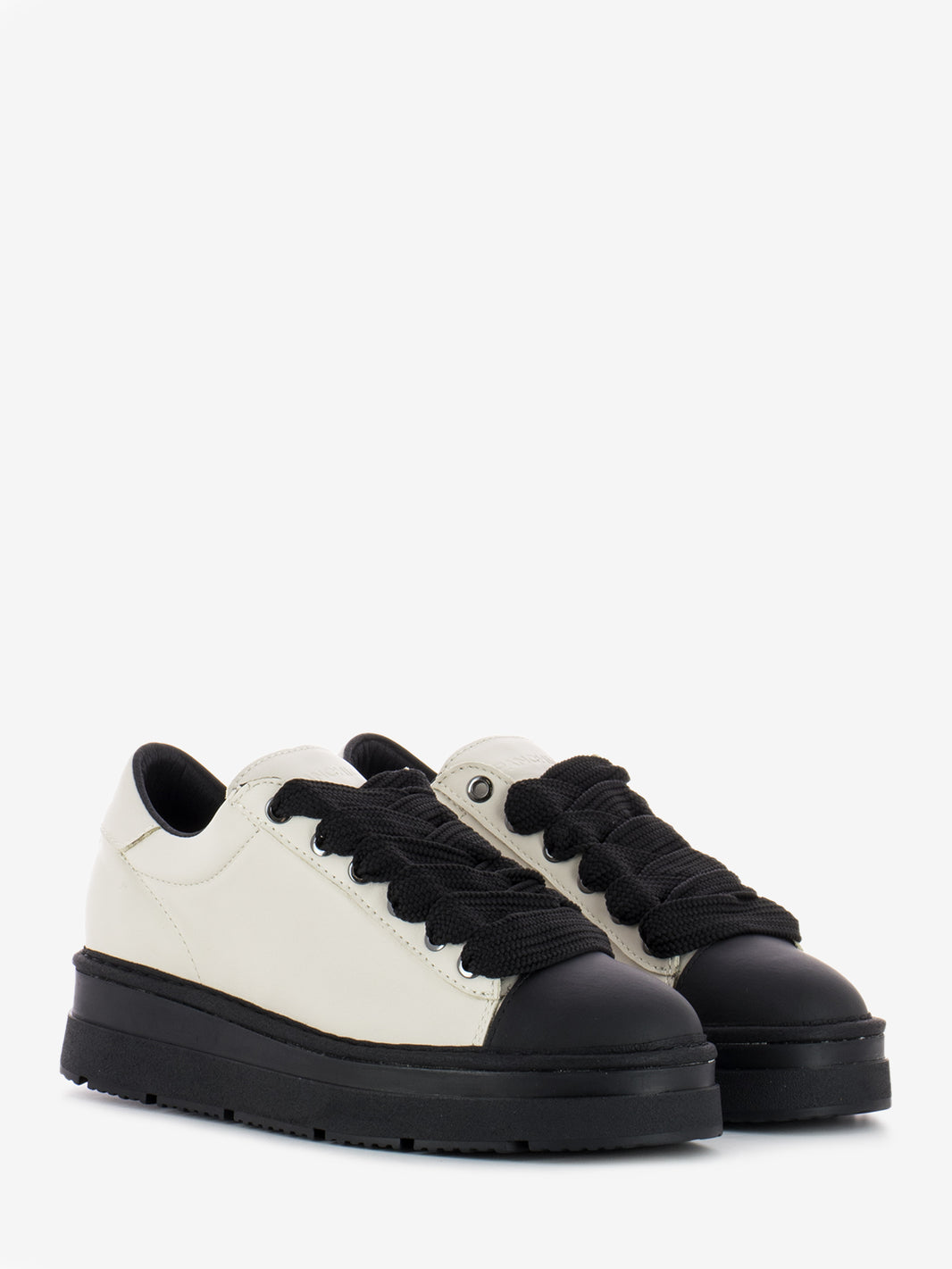 P89 Lace-up Shoe leather rubberized ivory
