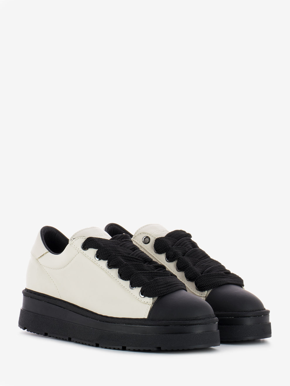 P89 Lace-up Shoe leather rubberized ivory