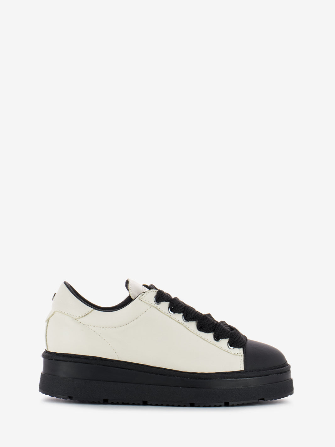 P89 Lace-up Shoe leather rubberized ivory