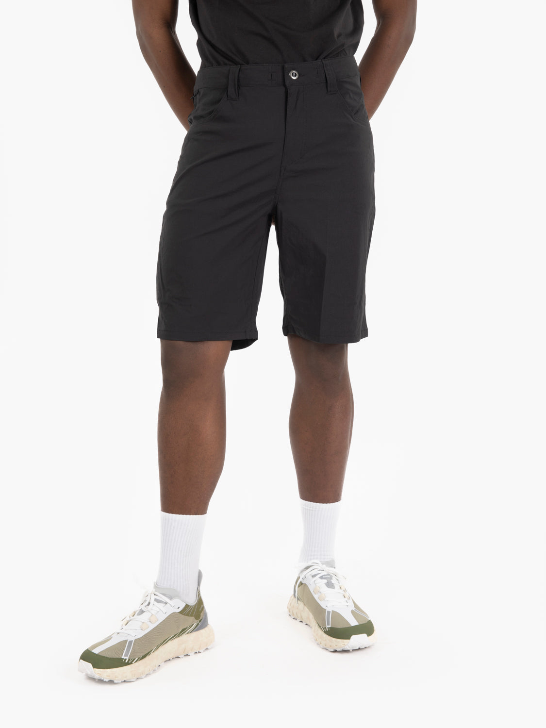 Quandary shorts 10" black