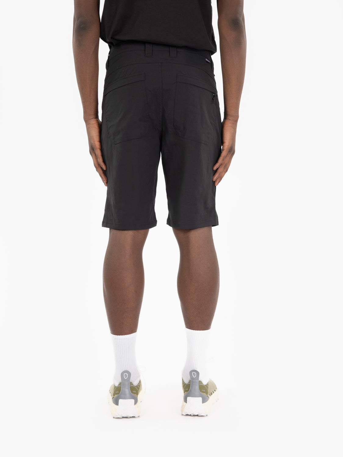 Quandary shorts 10" black