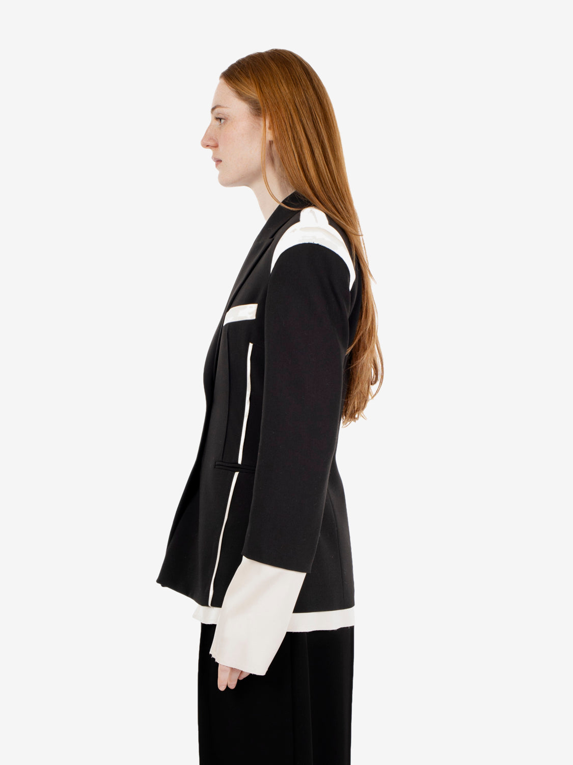 Black/warm ivory blazer