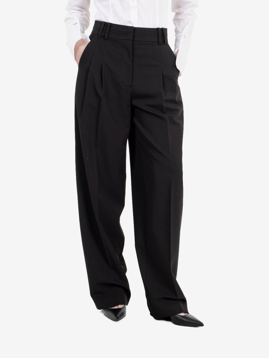 Black double pleated trousers