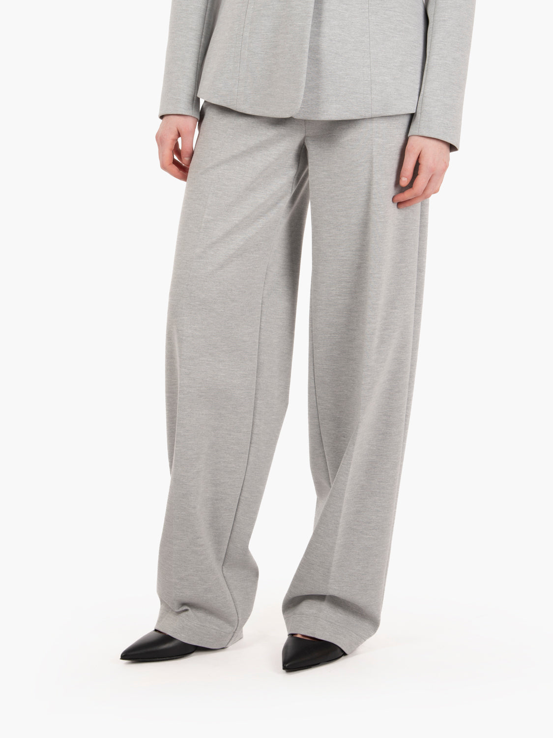 Grey cloth stitch trousers
