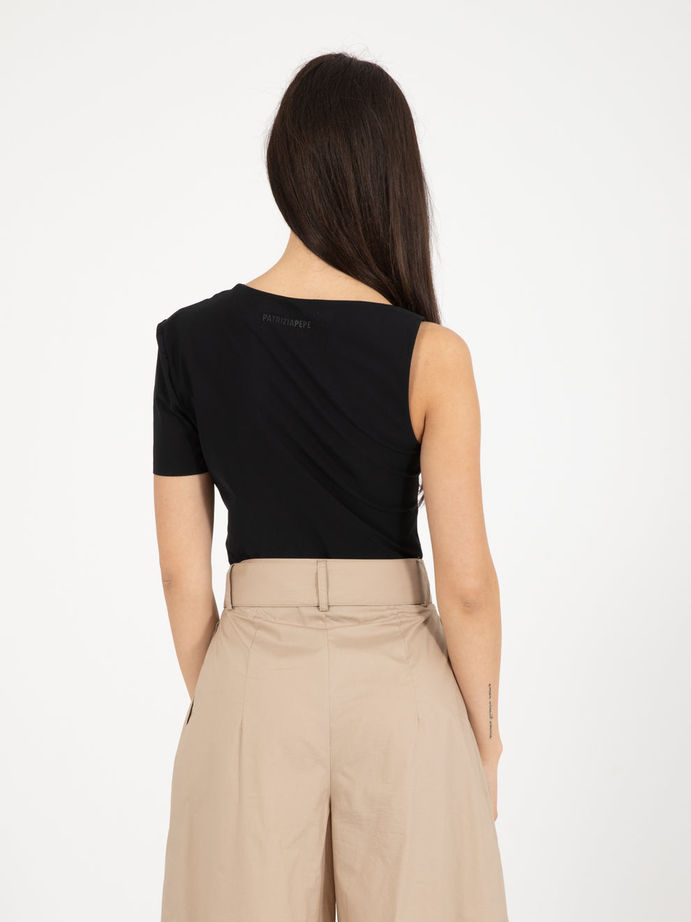 Top corto dettaglio cut-out nero
