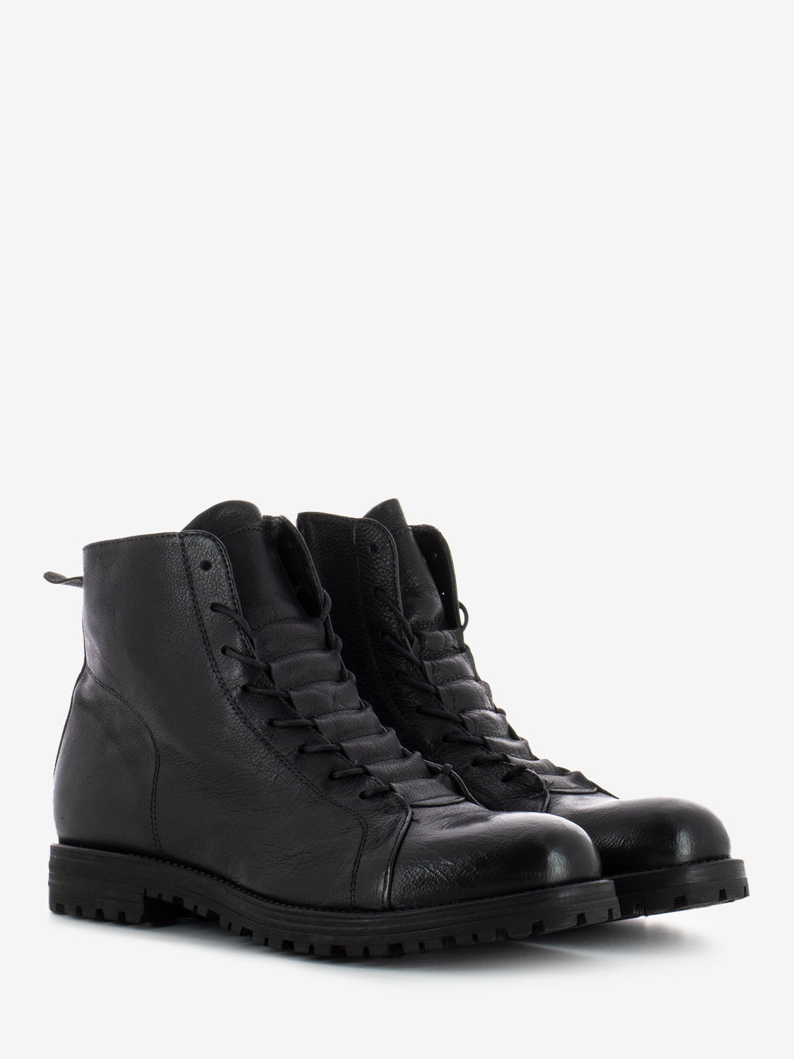 Black hammered leather amphibians