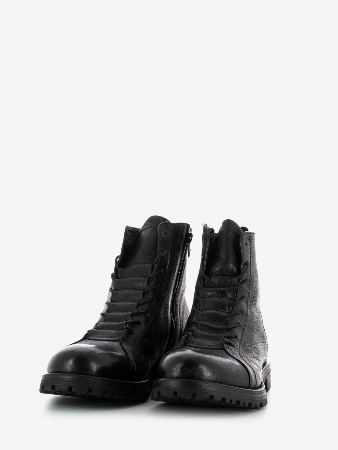 Black hammered leather amphibians