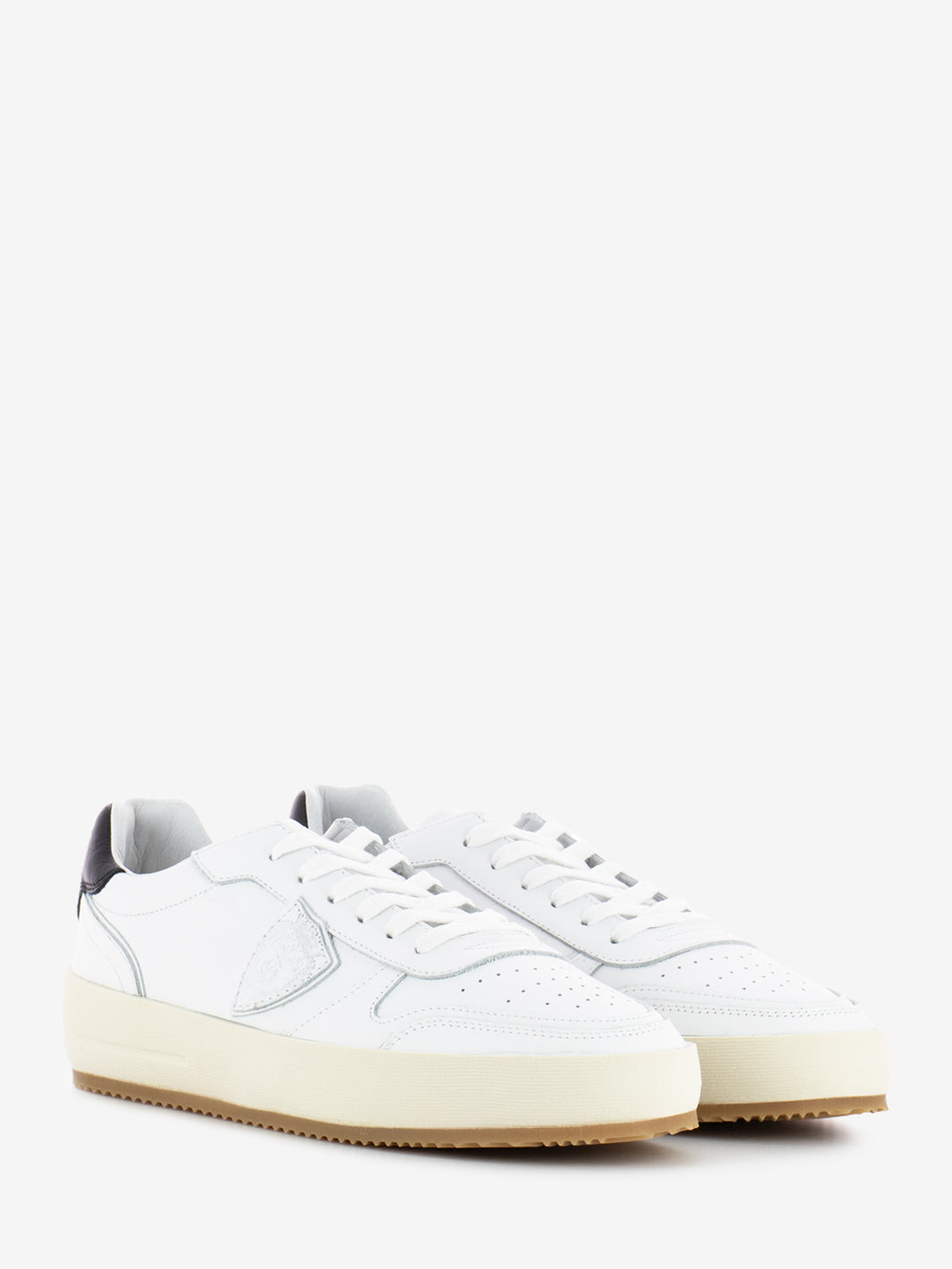 Nice low man veau blanc / noir