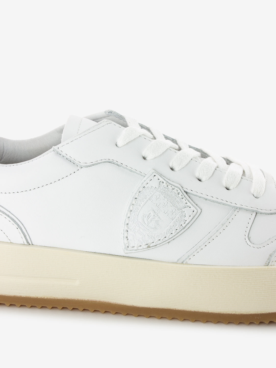 Nice low man veau blanc / noir