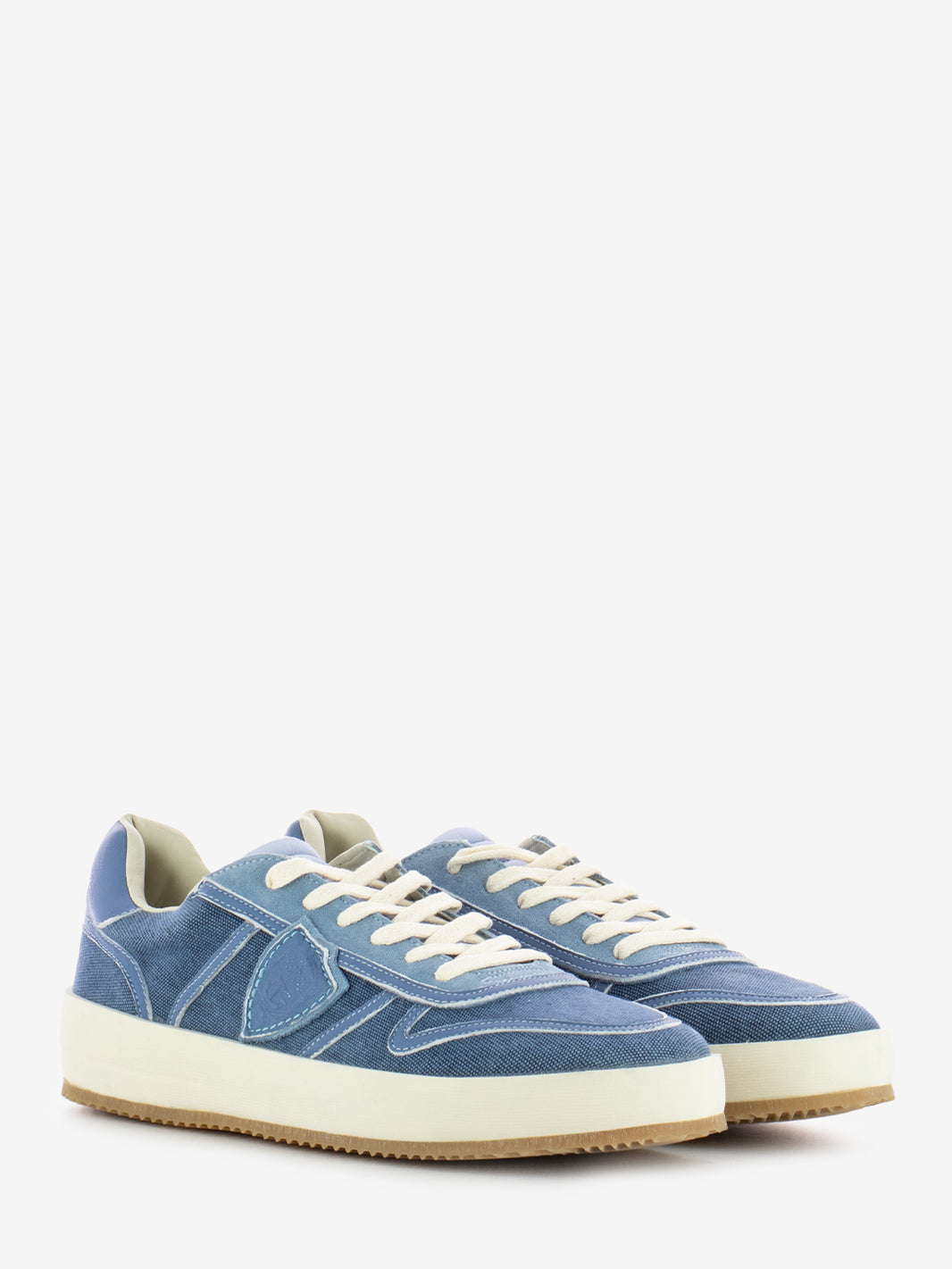 Nice Low canvas avion sneakers