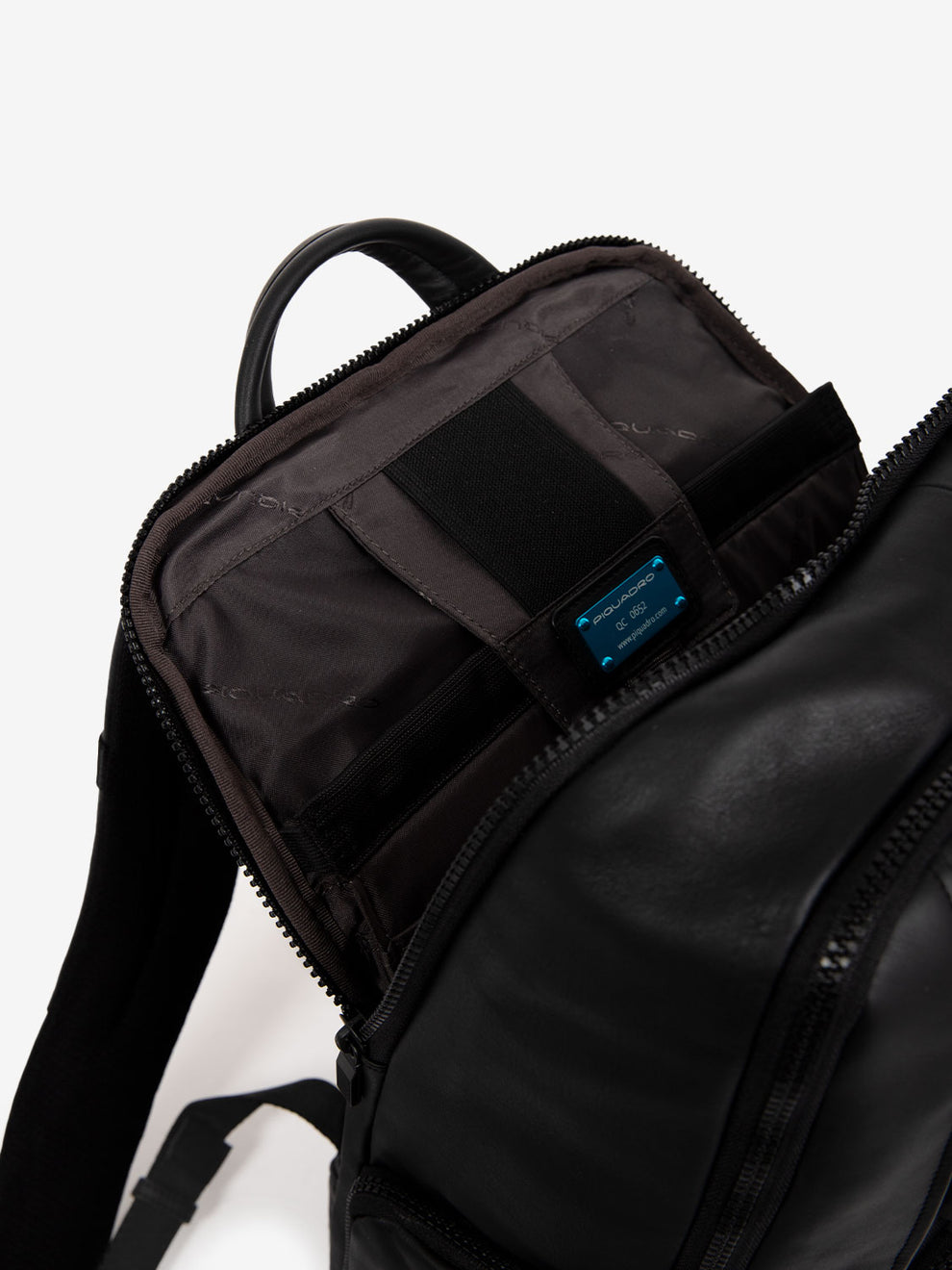 Zaino impermeabile con zip nero