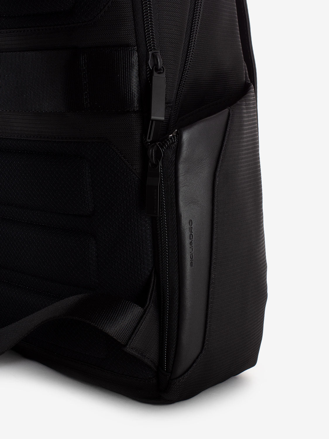 15.6 laptop backpack in black leather and fabric