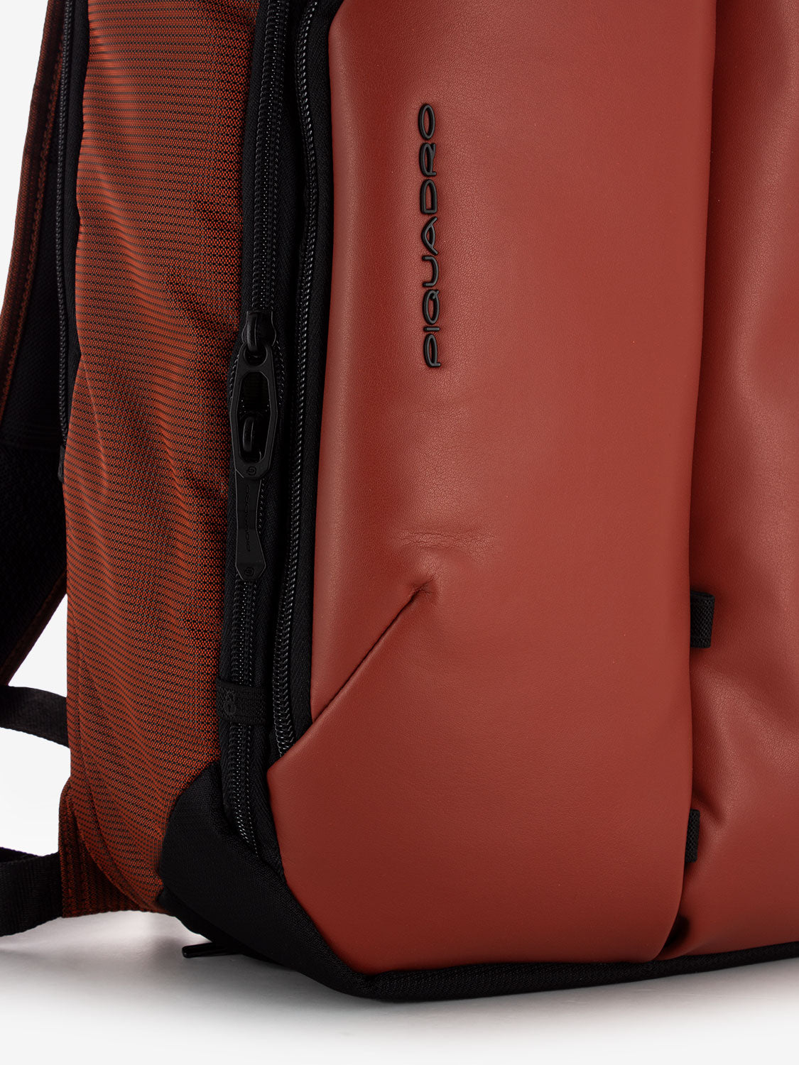Zaino porta pc in tessuto e pelle vegana arancio