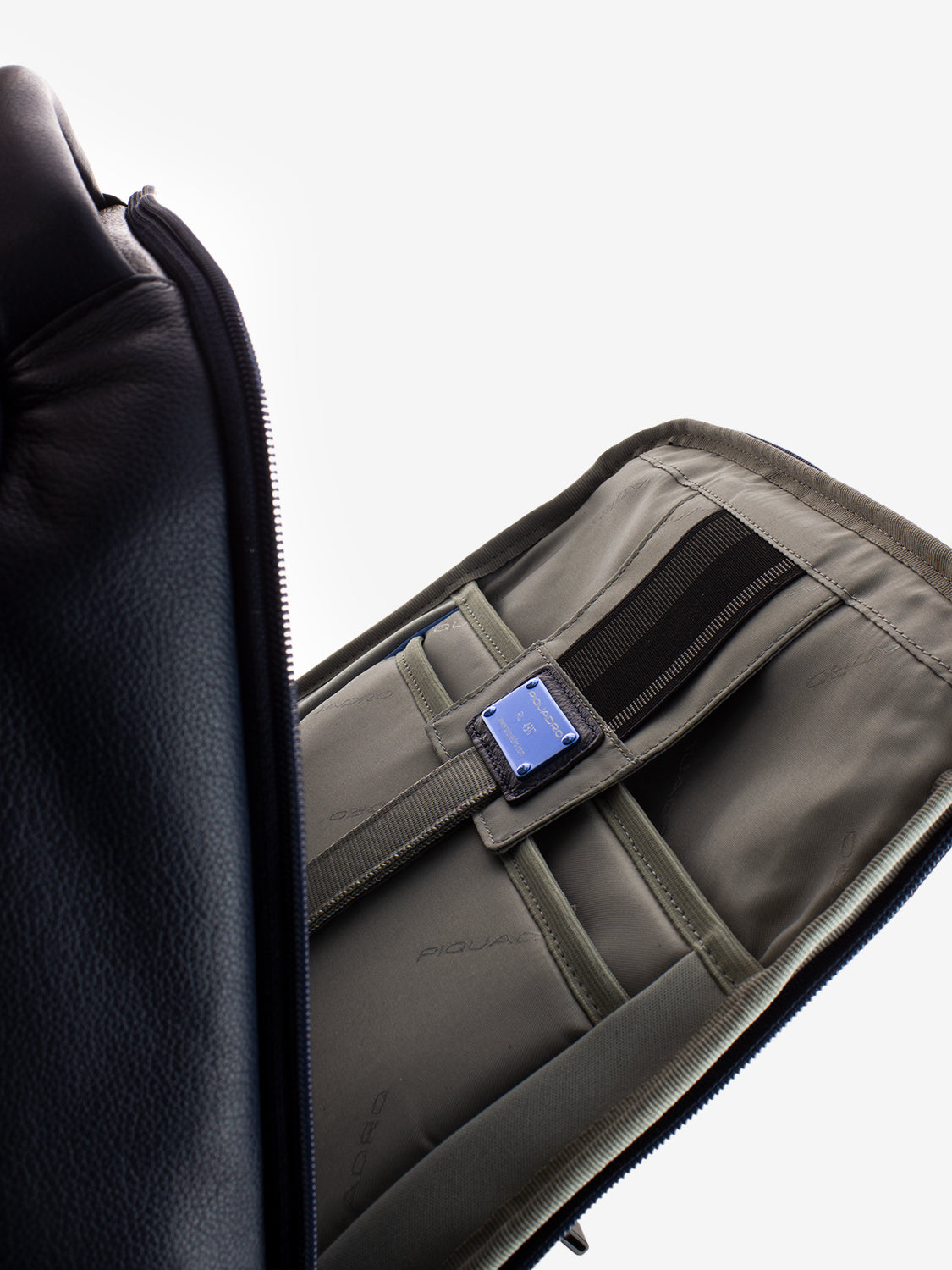 S backpack for laptop and iPad with blue pocket 