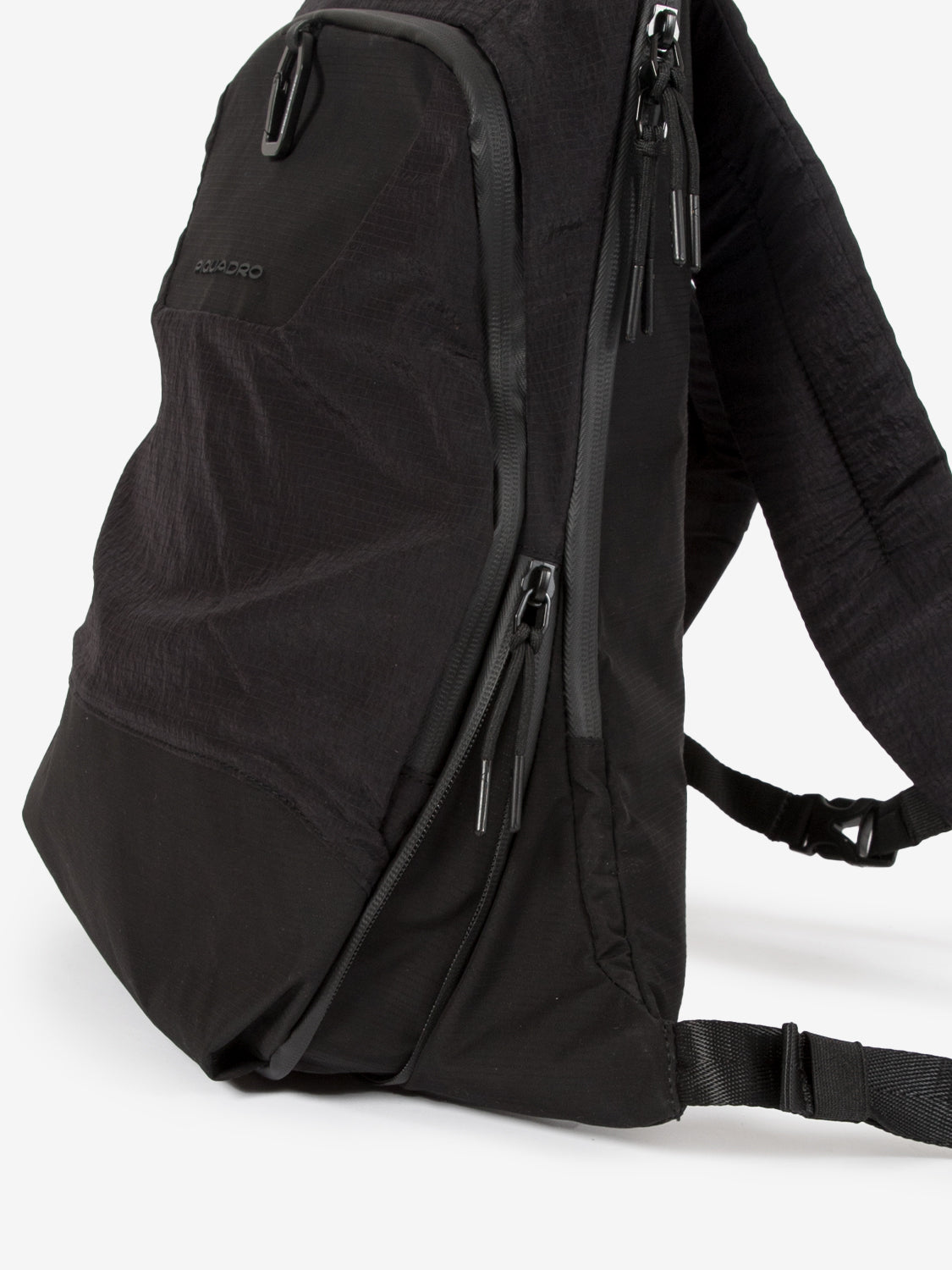 Zaino slim in tessuto espandibile porta pc 15'' nero