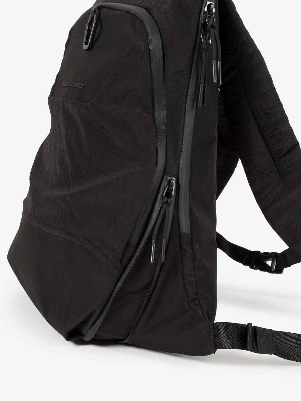Zaino slim in tessuto espandibile porta pc 15'' nero