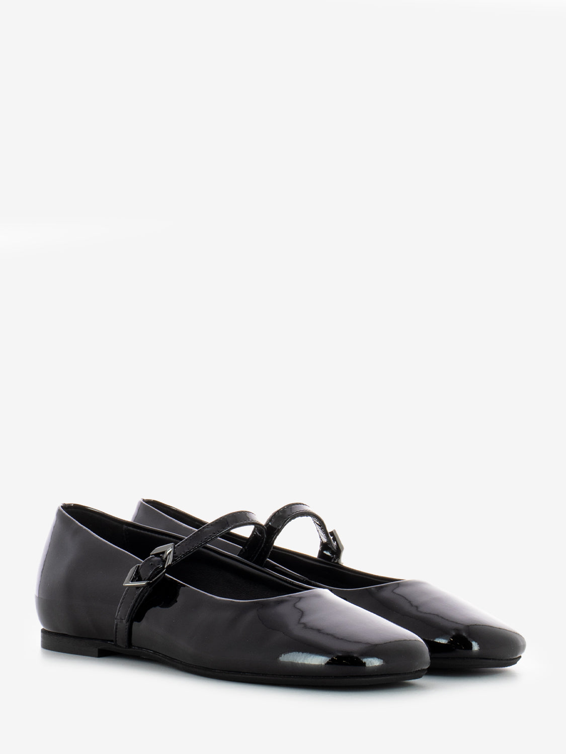 Baby ballerina with black patent strap