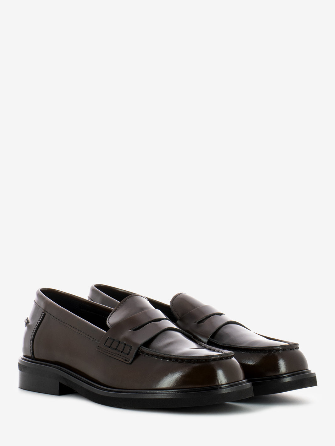 Brushed leather moccasins with cognac penny band