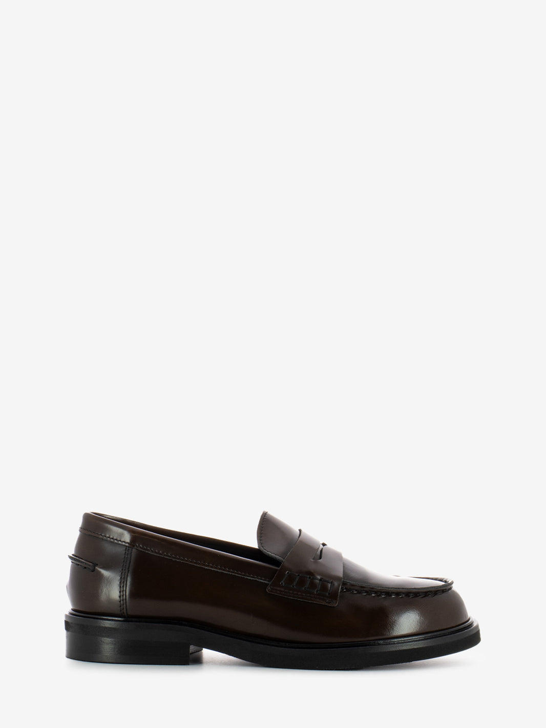 Brushed leather moccasins with cognac penny band