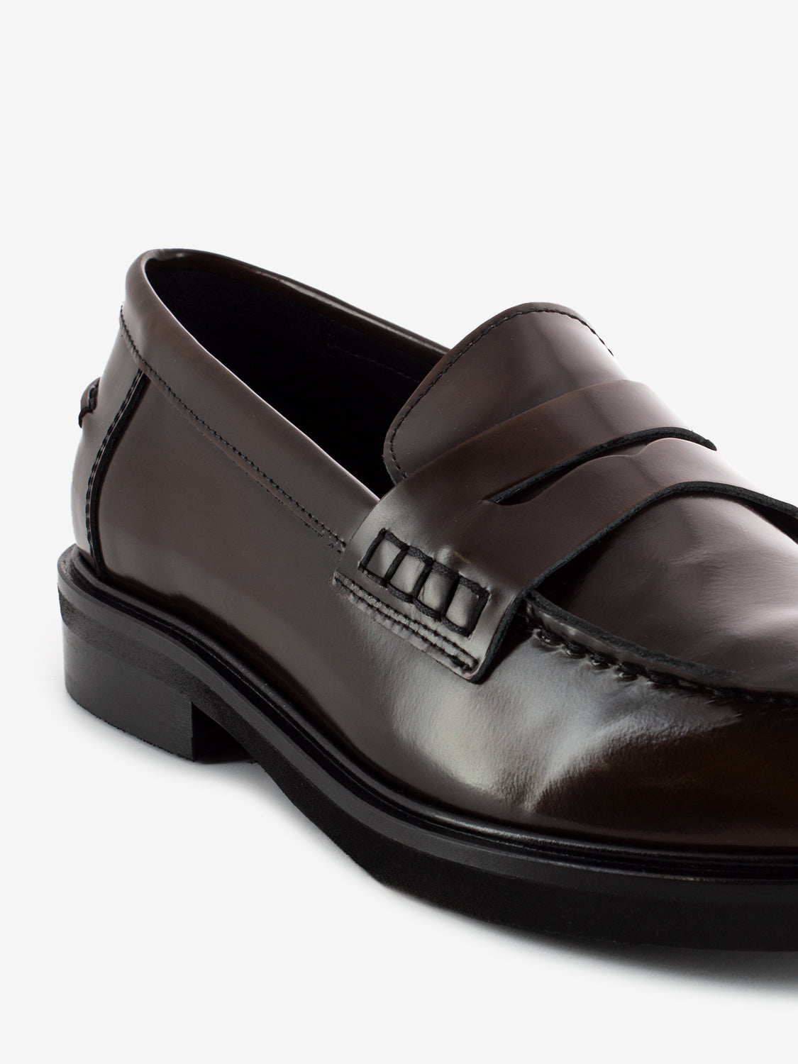 Brushed leather moccasins with cognac penny band