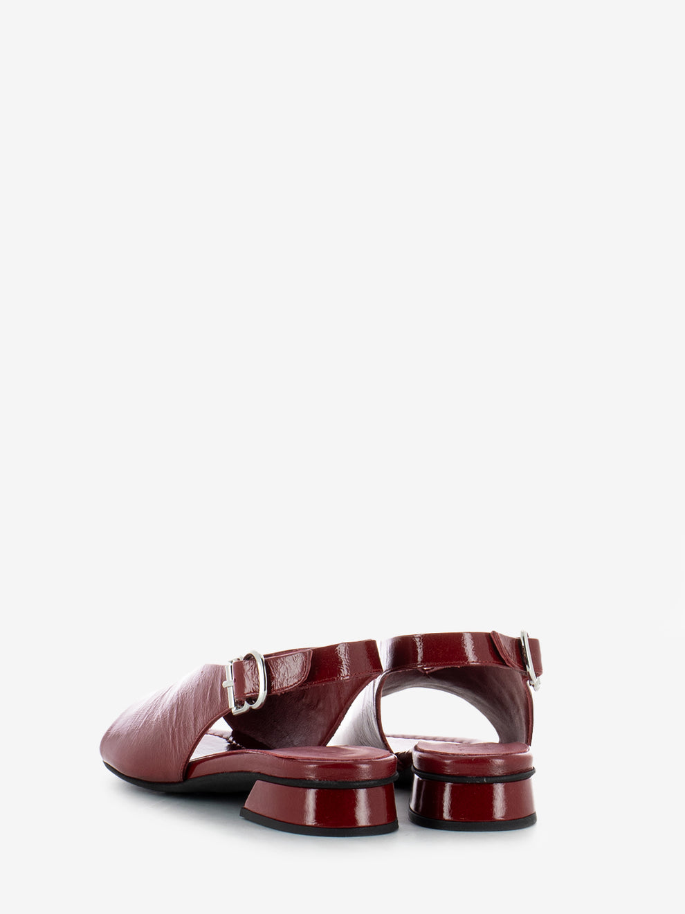 Light ruby ​​patent leather sandals