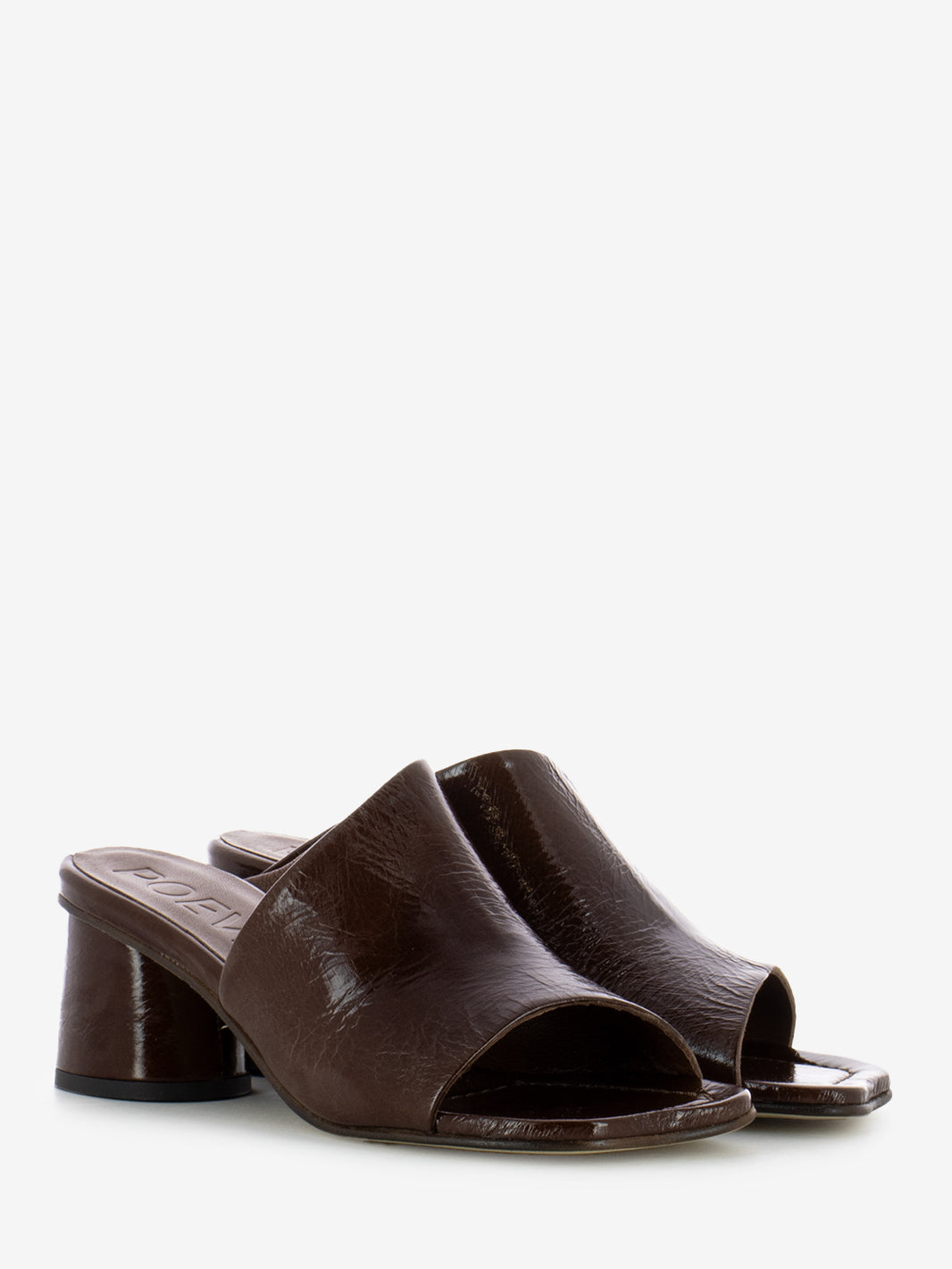 Light chestnut patent sandal