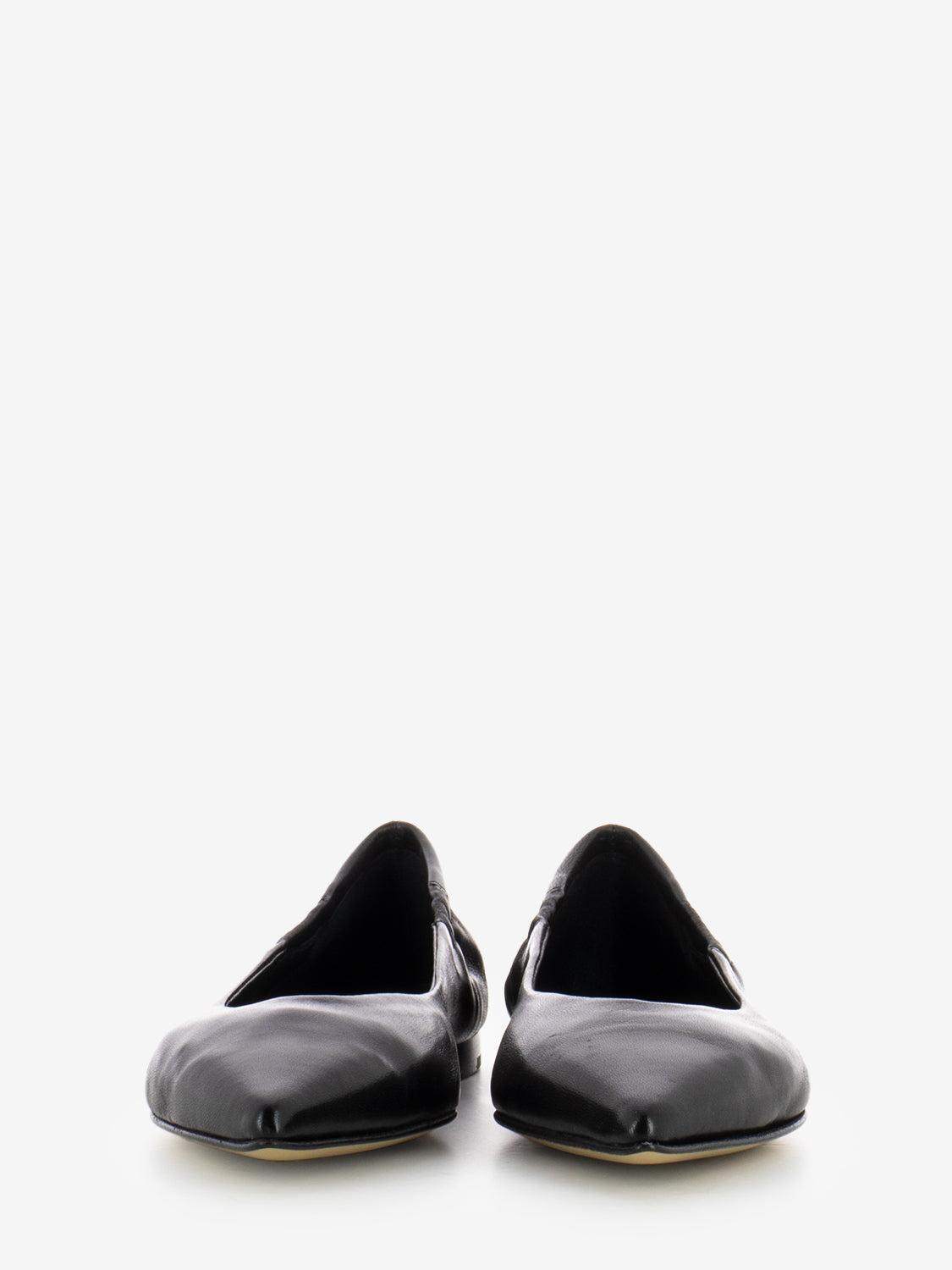 Ballerine a punta in pelle nero