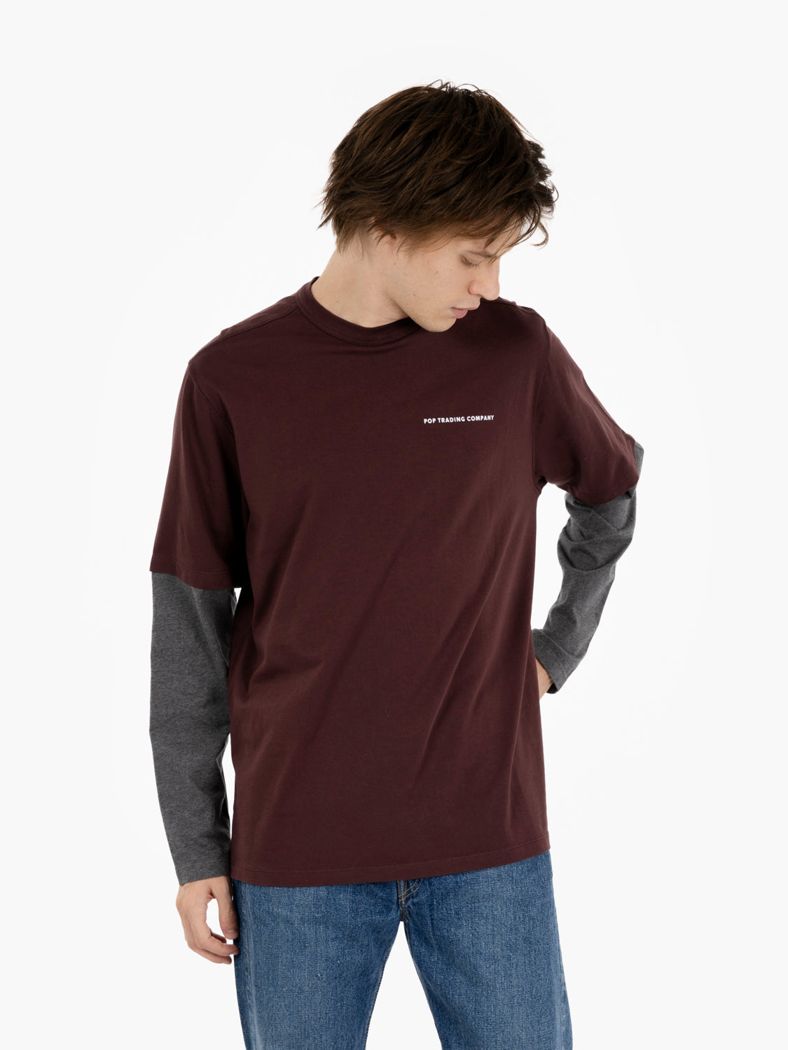 Fudge / charcoal t-shirt sleeve logo