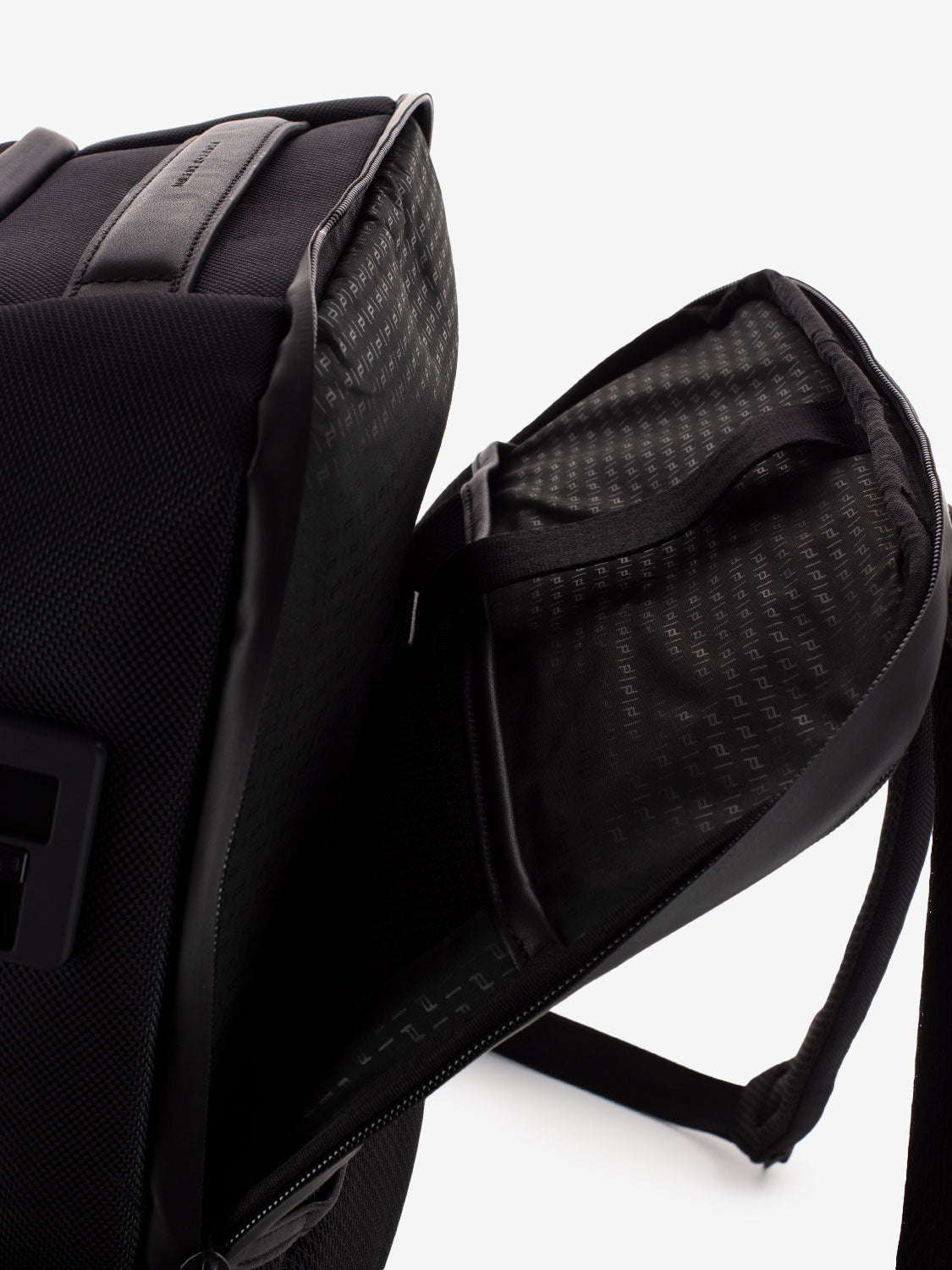 Black 16'' Laptop Backpack