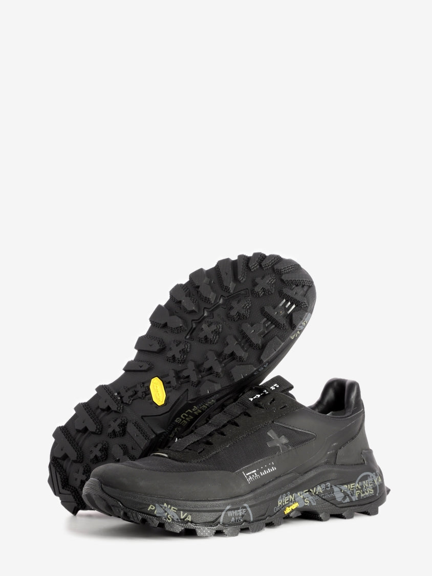 Devin black sneakers