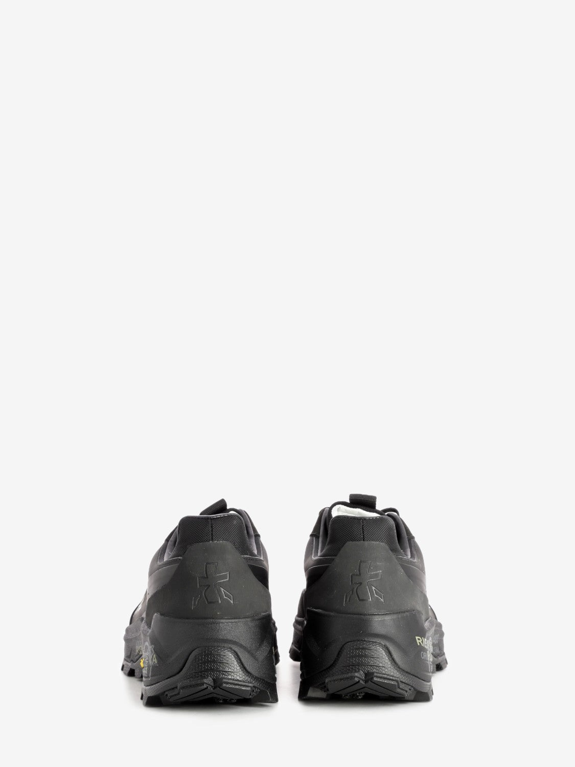 Devin black sneakers