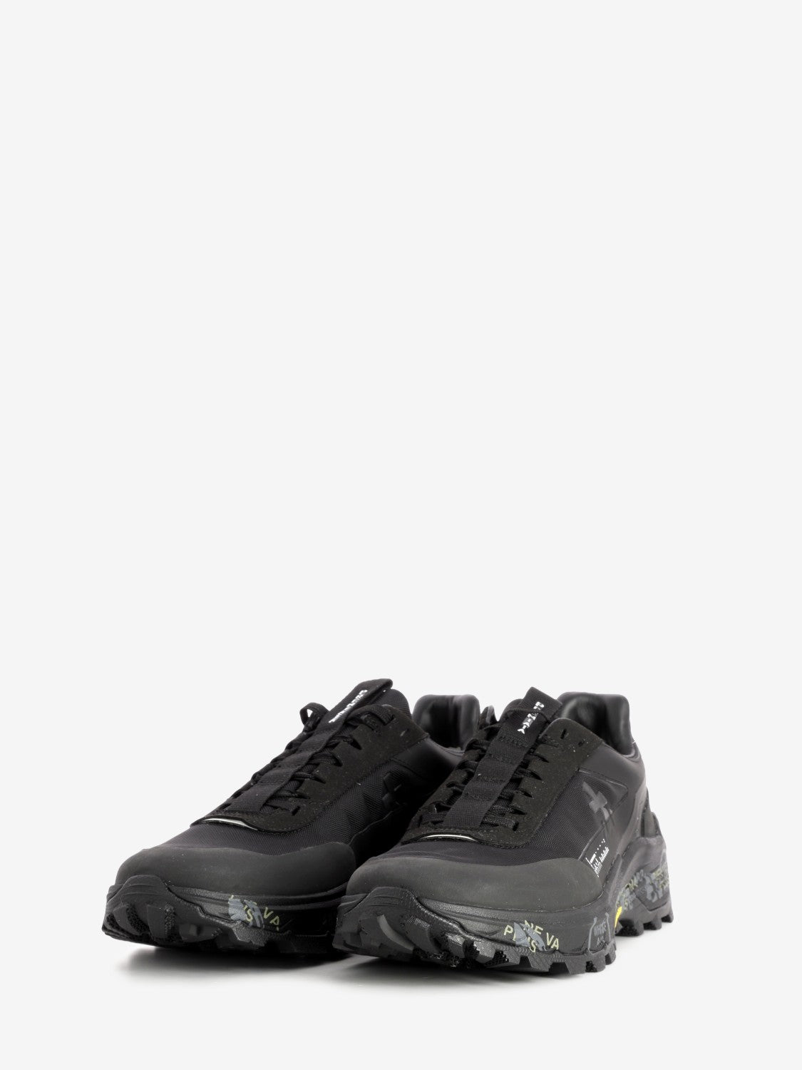 Devin black sneakers