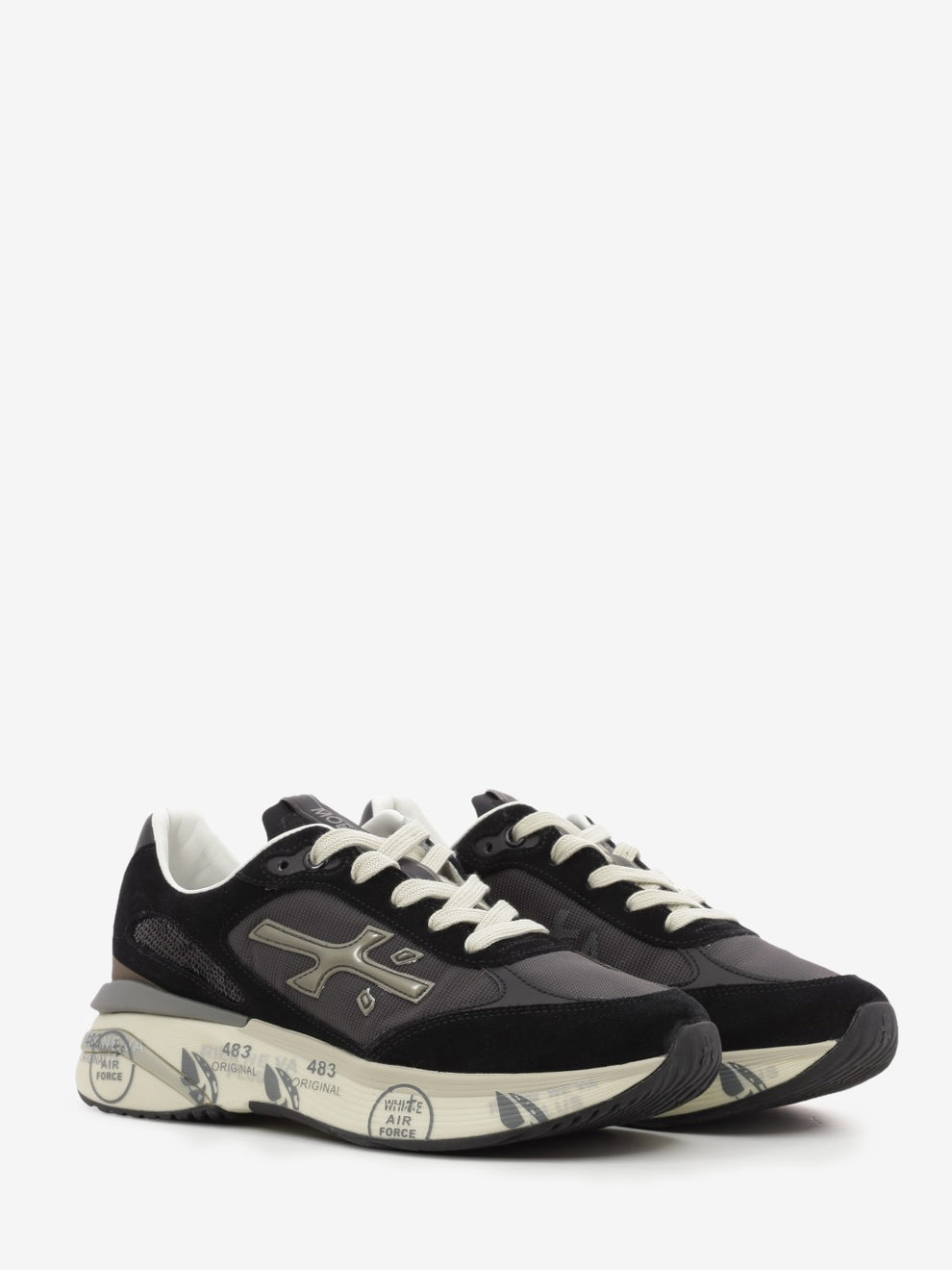 Moerund black sneakers