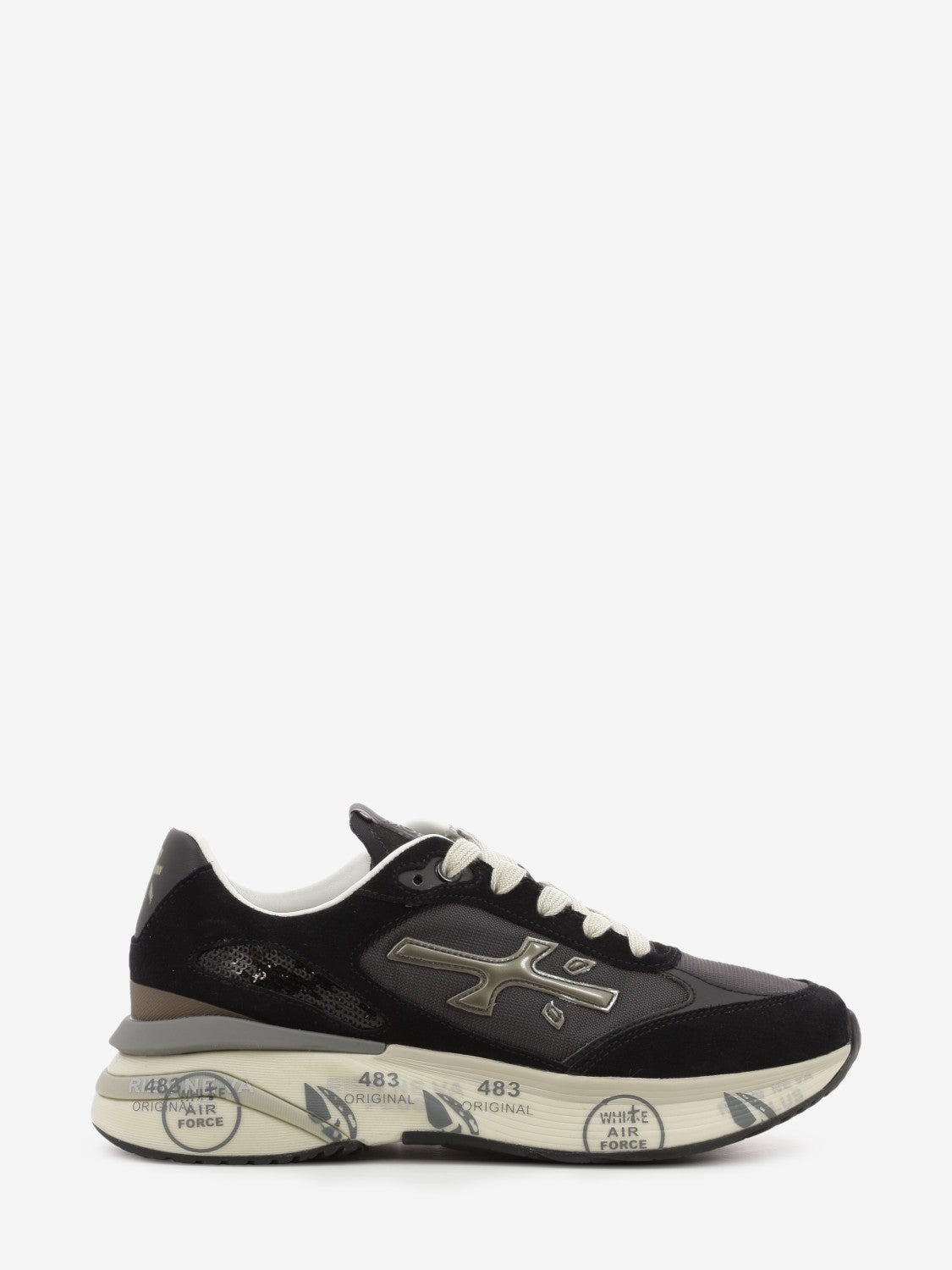 Moerund black sneakers