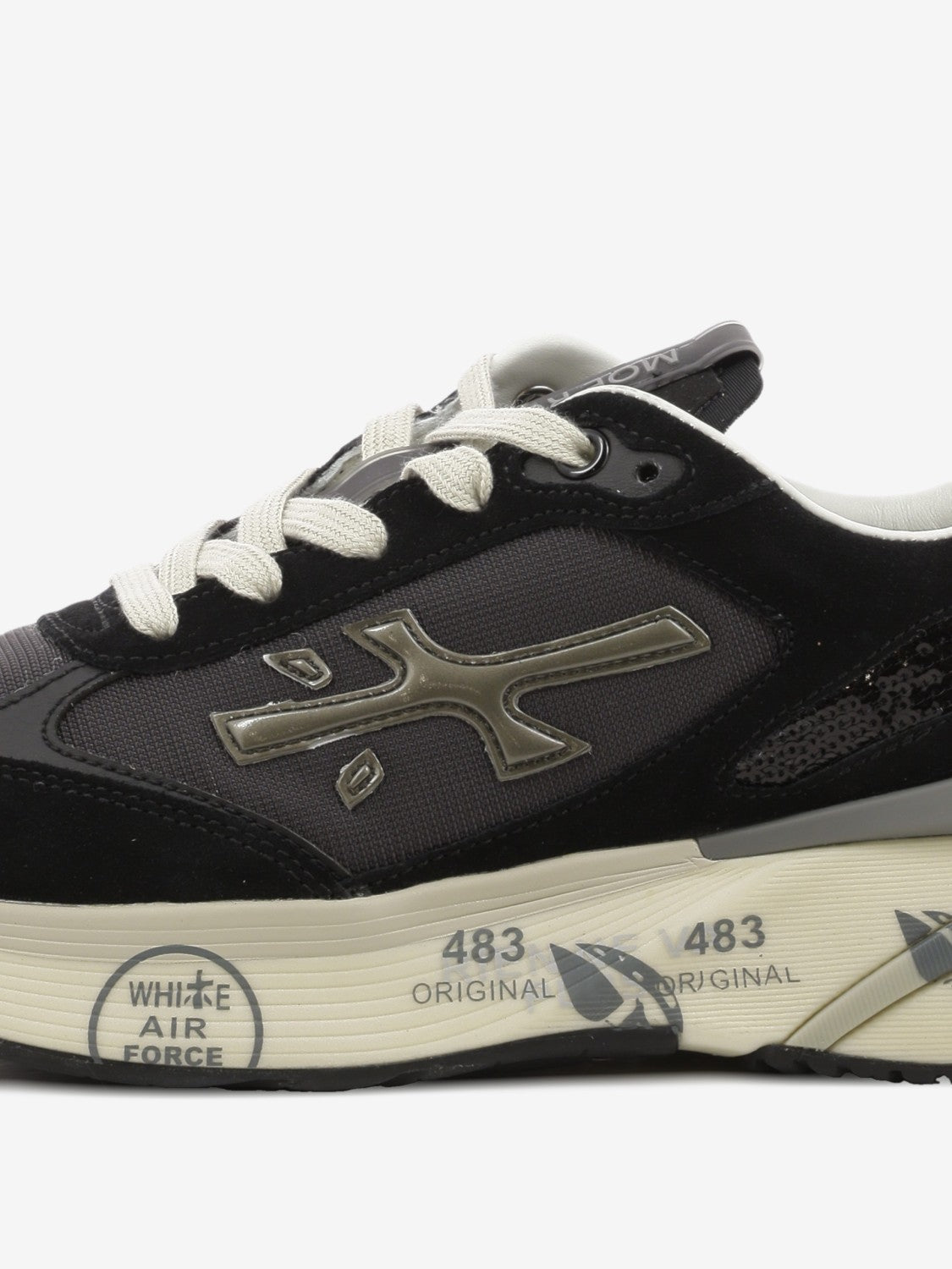Moerund black sneakers