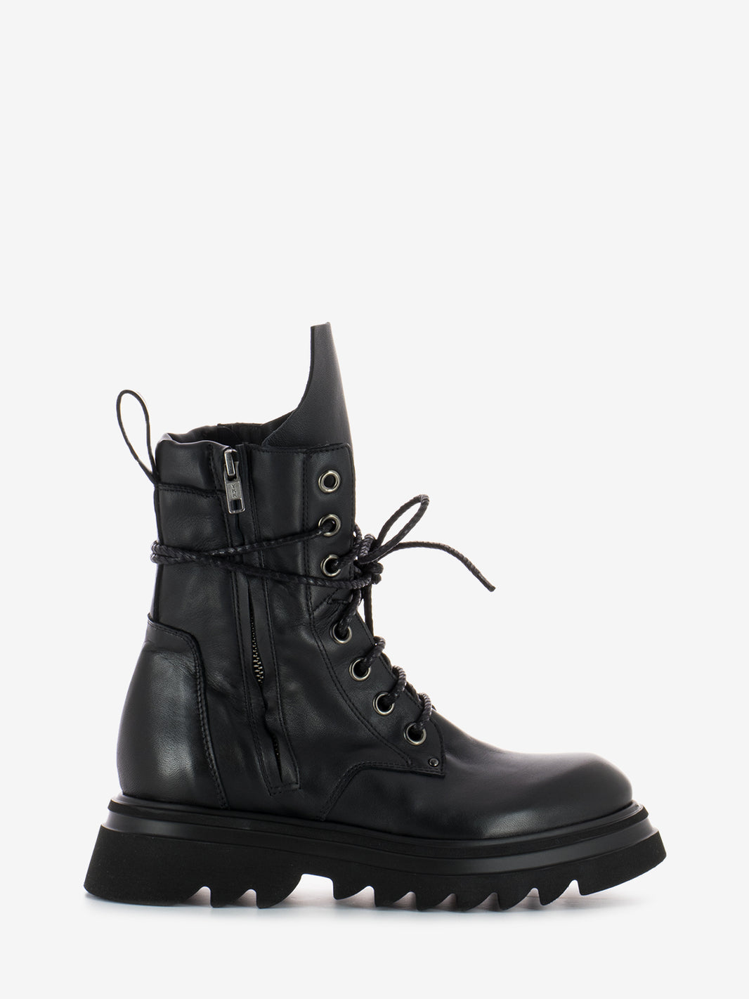 Helga Black Amphibian