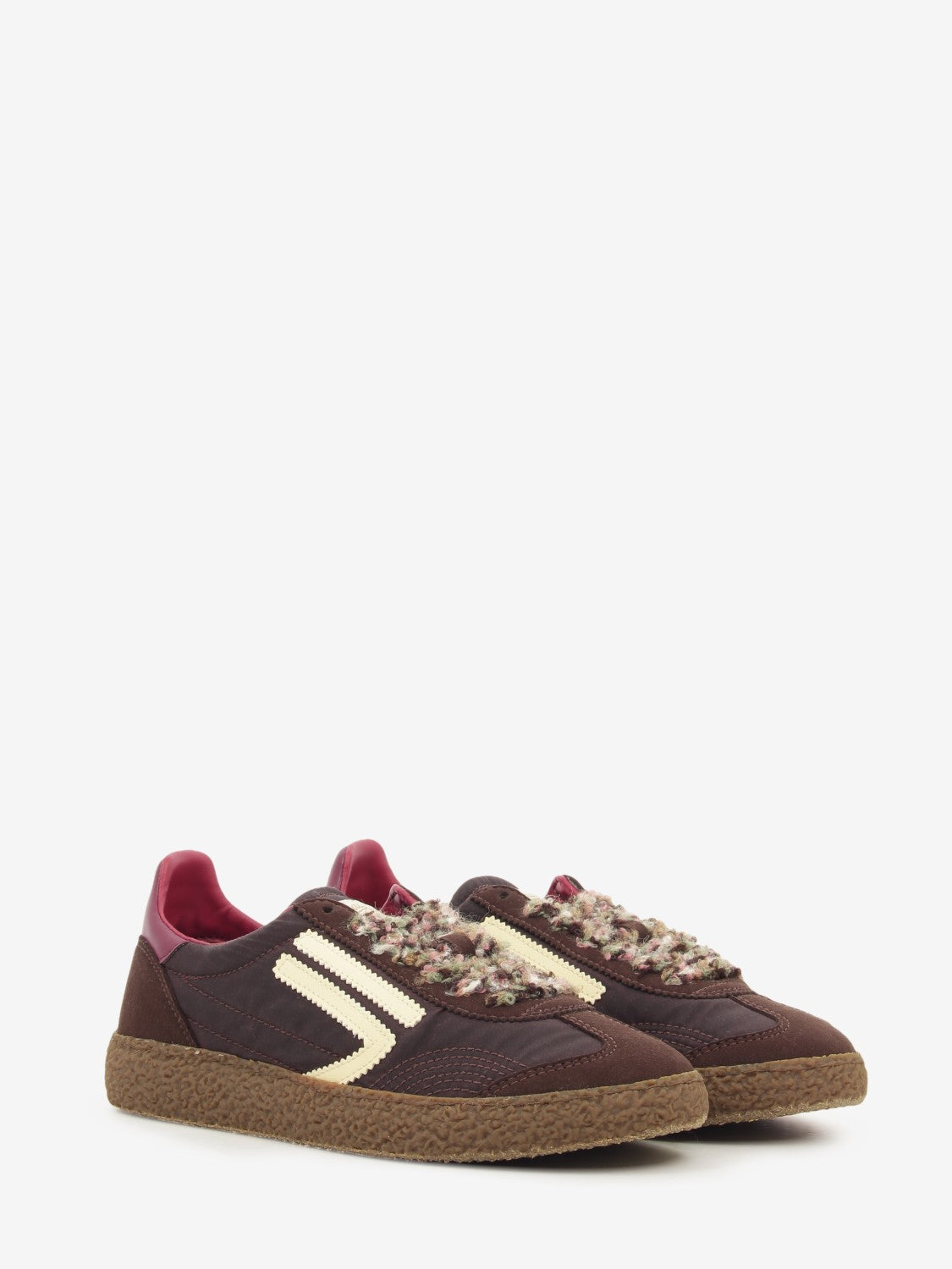 6.01 XS Chestnut brown / off white