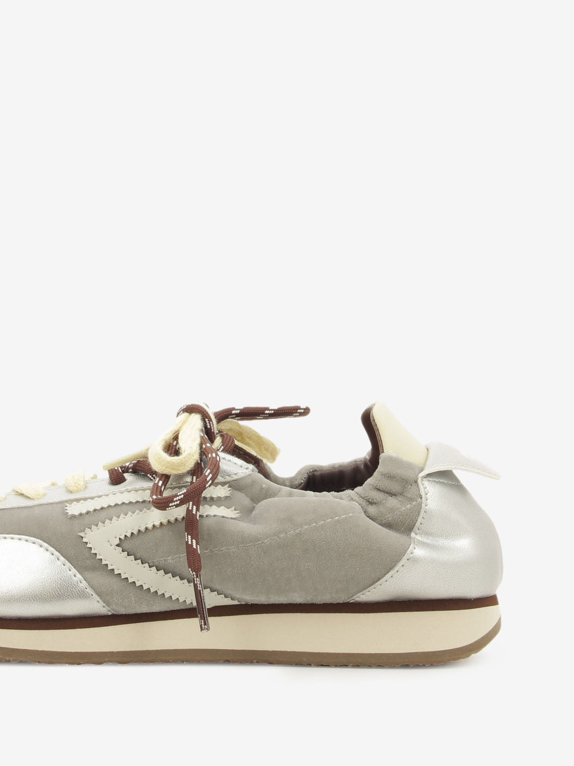 6.02 Panther Radio silver / off white
