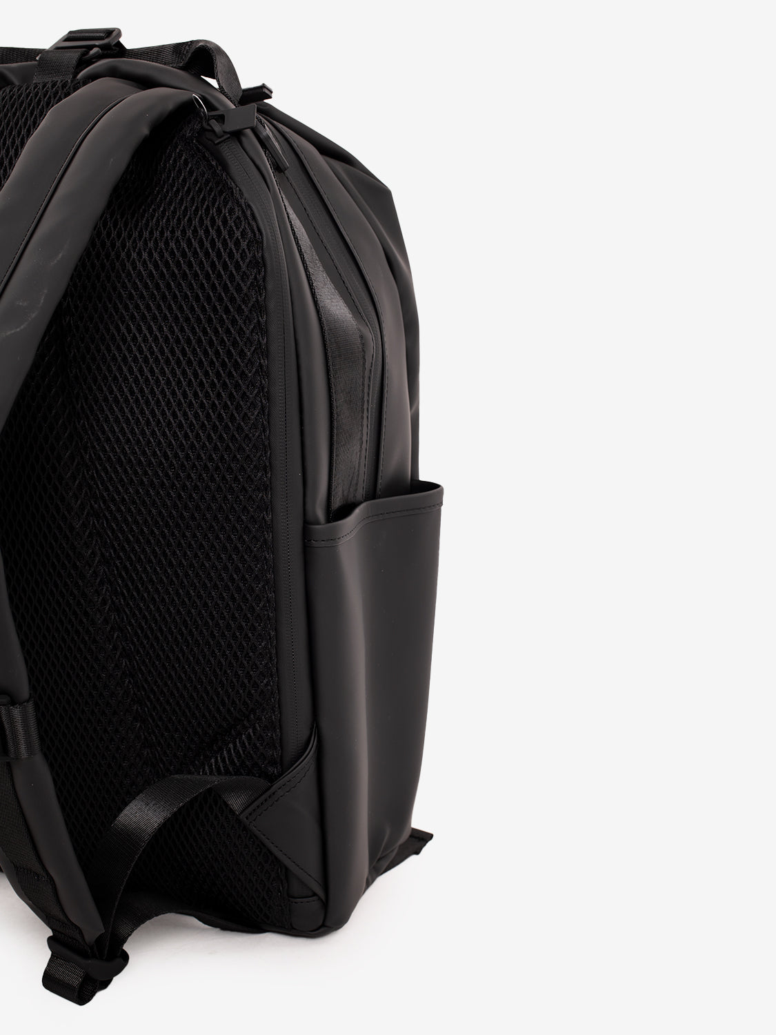 Clip front backpack W3 black