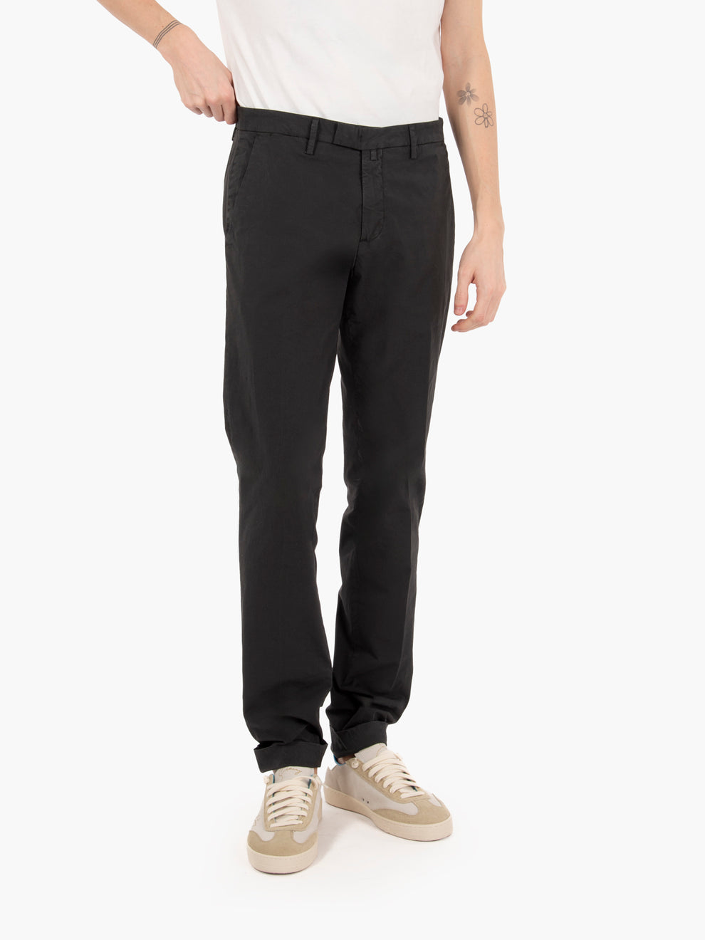 Black cuffed cotton trousers