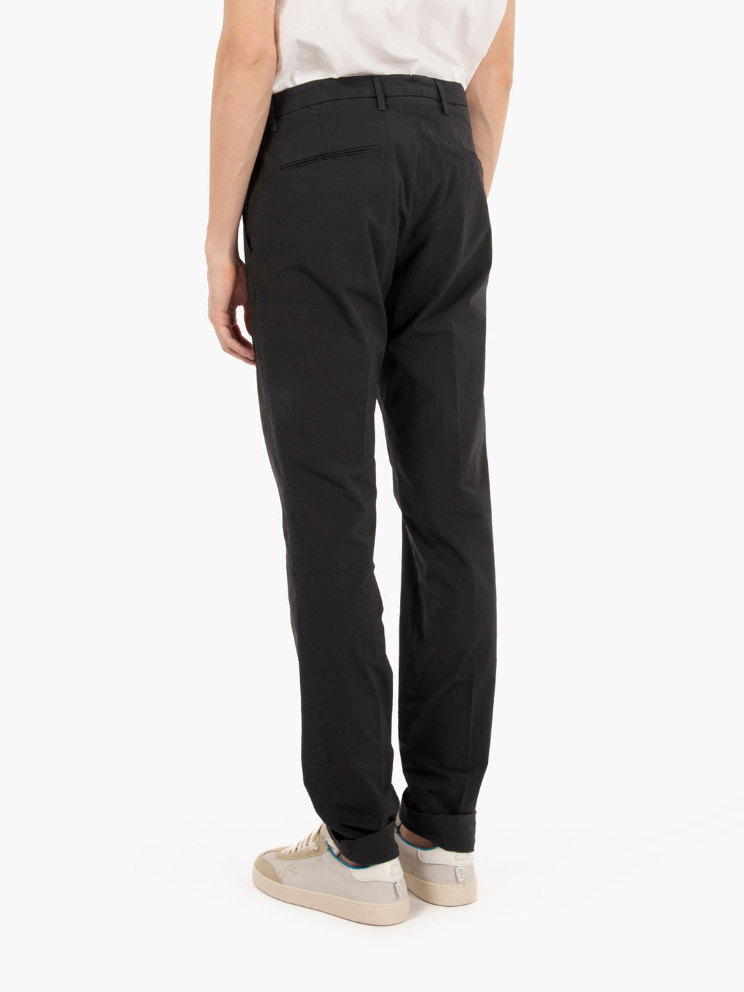 Black cuffed cotton trousers