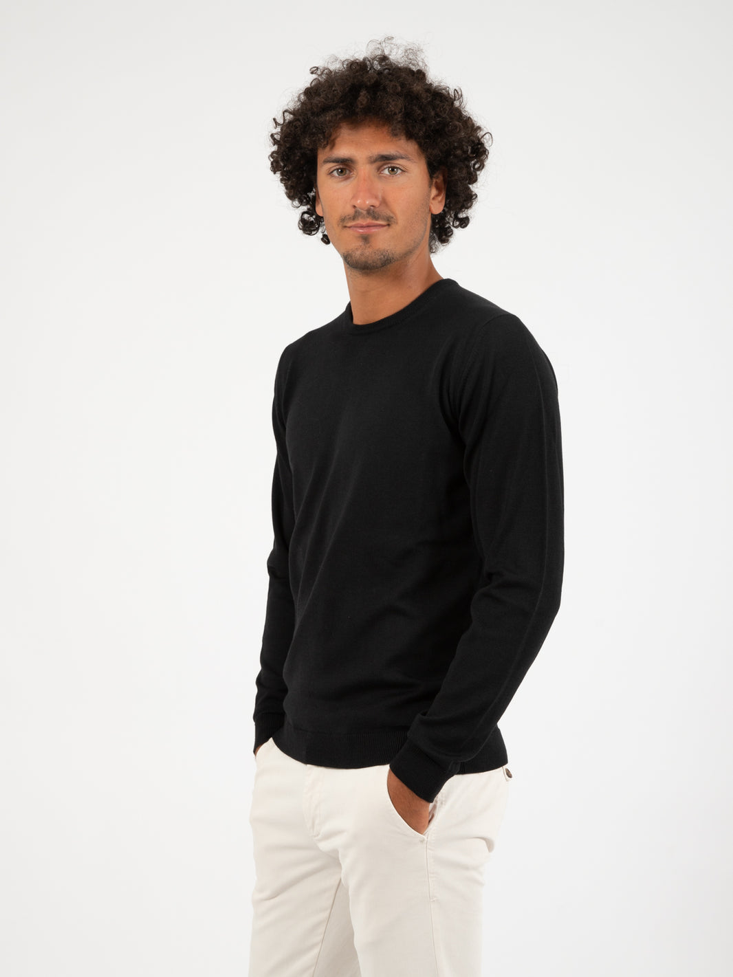 Maglioncino nero in lana merino extrafine